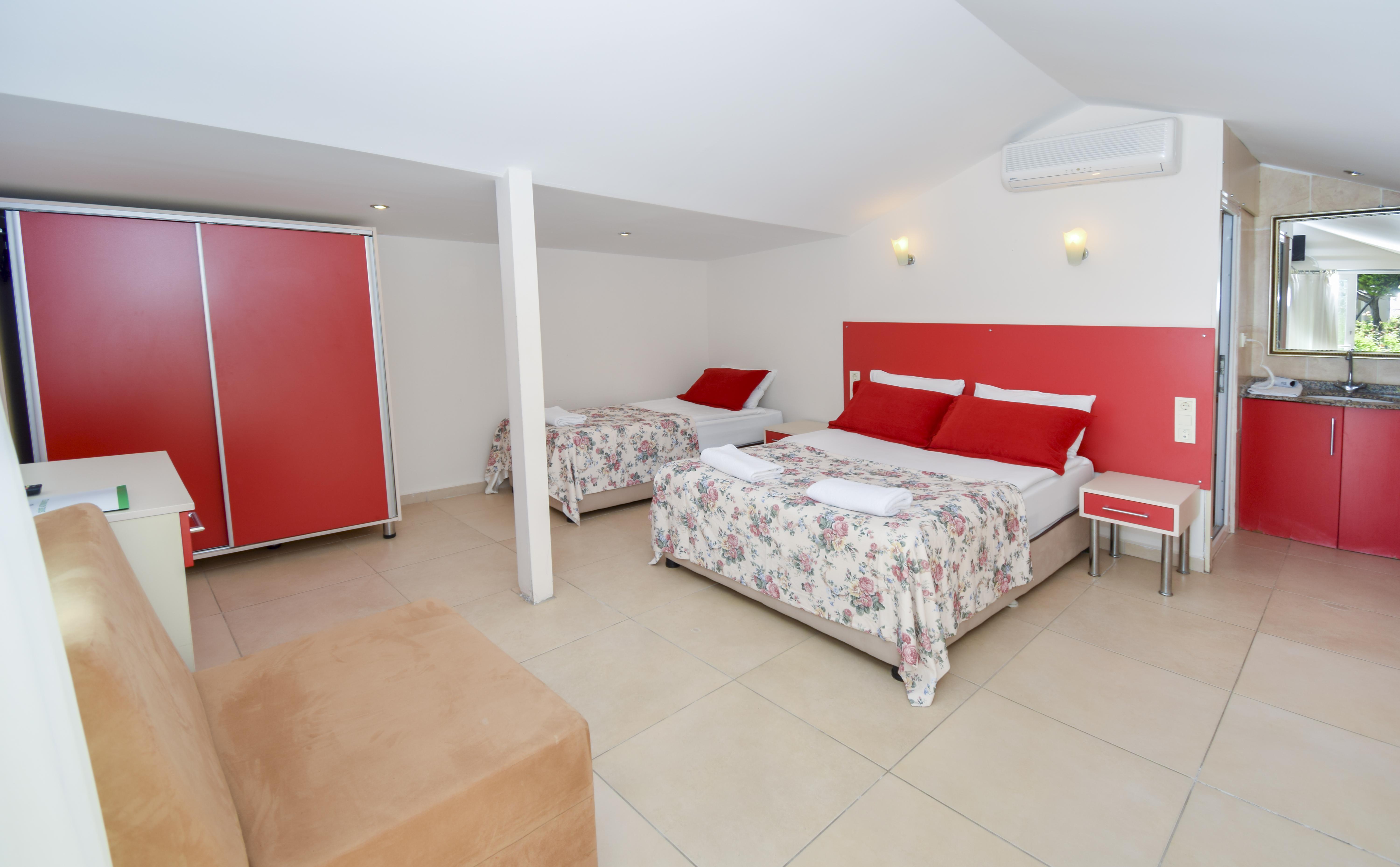 Altinkum Otel 3*